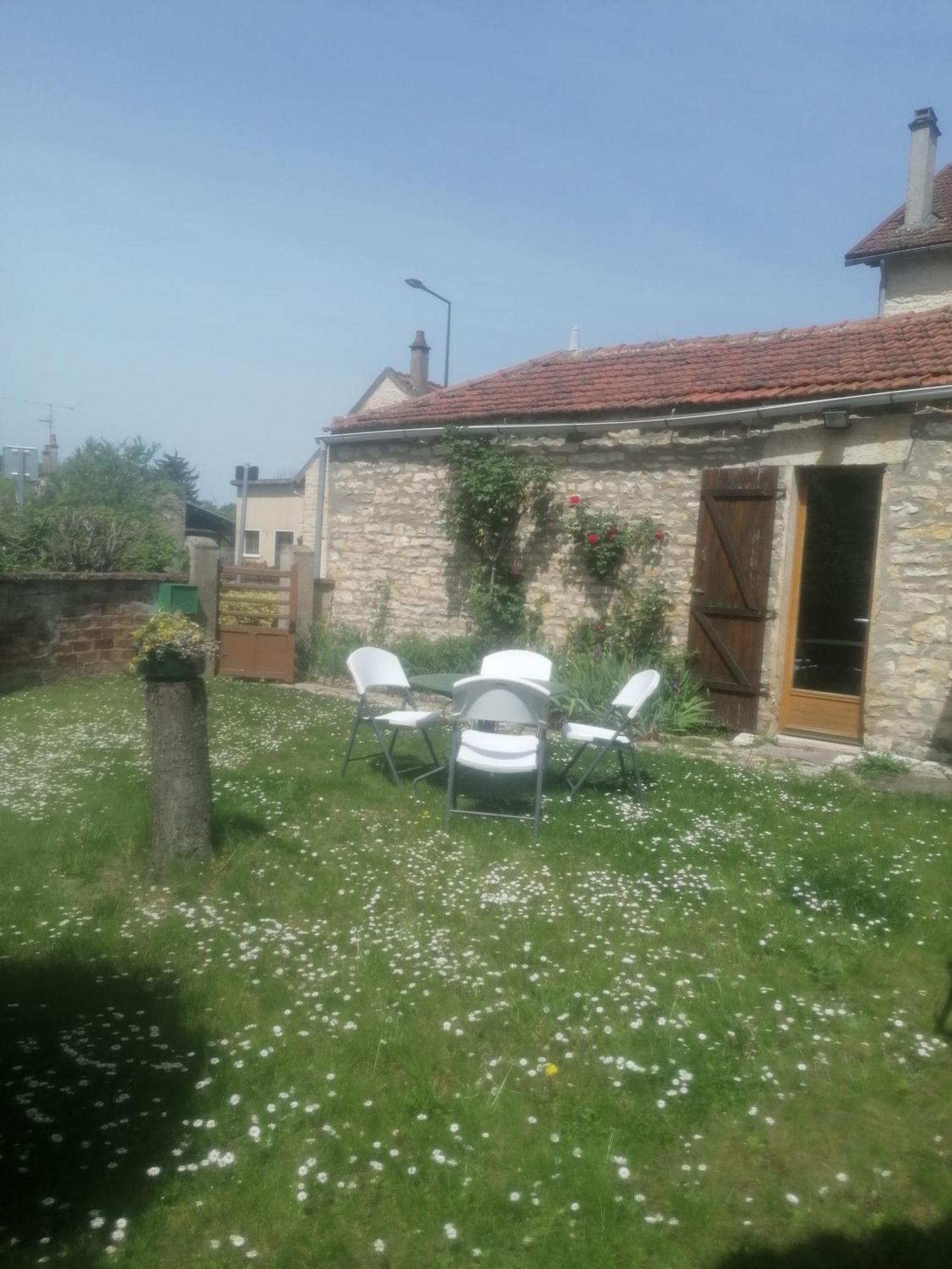 Charmante Maison Pres De Vezelay Voutenay-sur-Cure Eksteriør billede